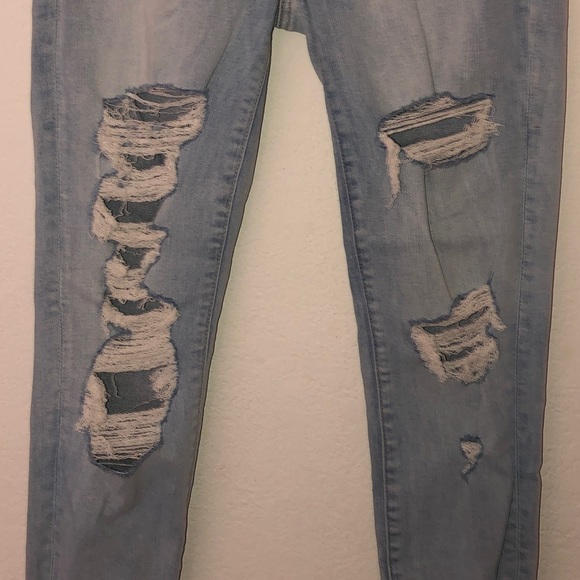 American eagle ripped jeans - Picture 2 of 5